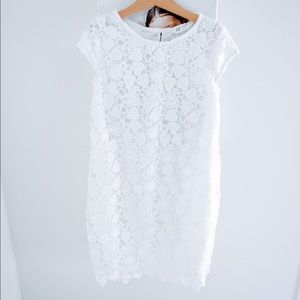 ❤️ 3/$30 H&M Embroidered heart girls dress in white